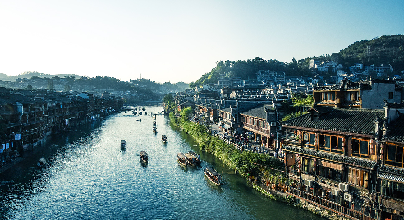 Китайский город и река